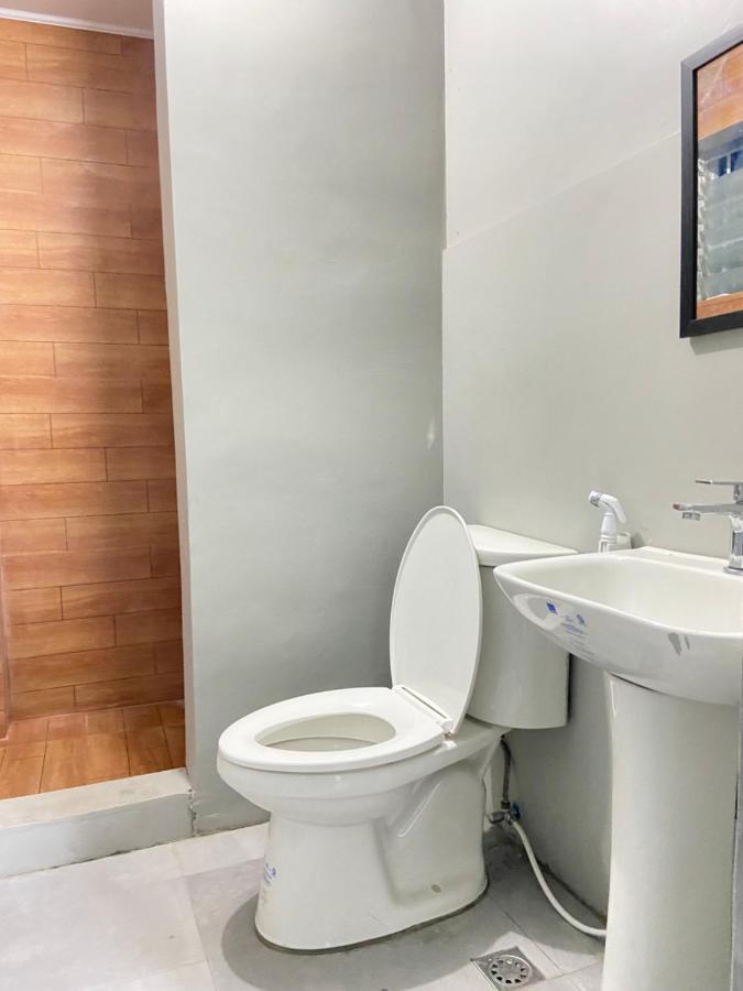 סן פדרו מקאטי Lime Lite Manila Hostel מראה חיצוני תמונה